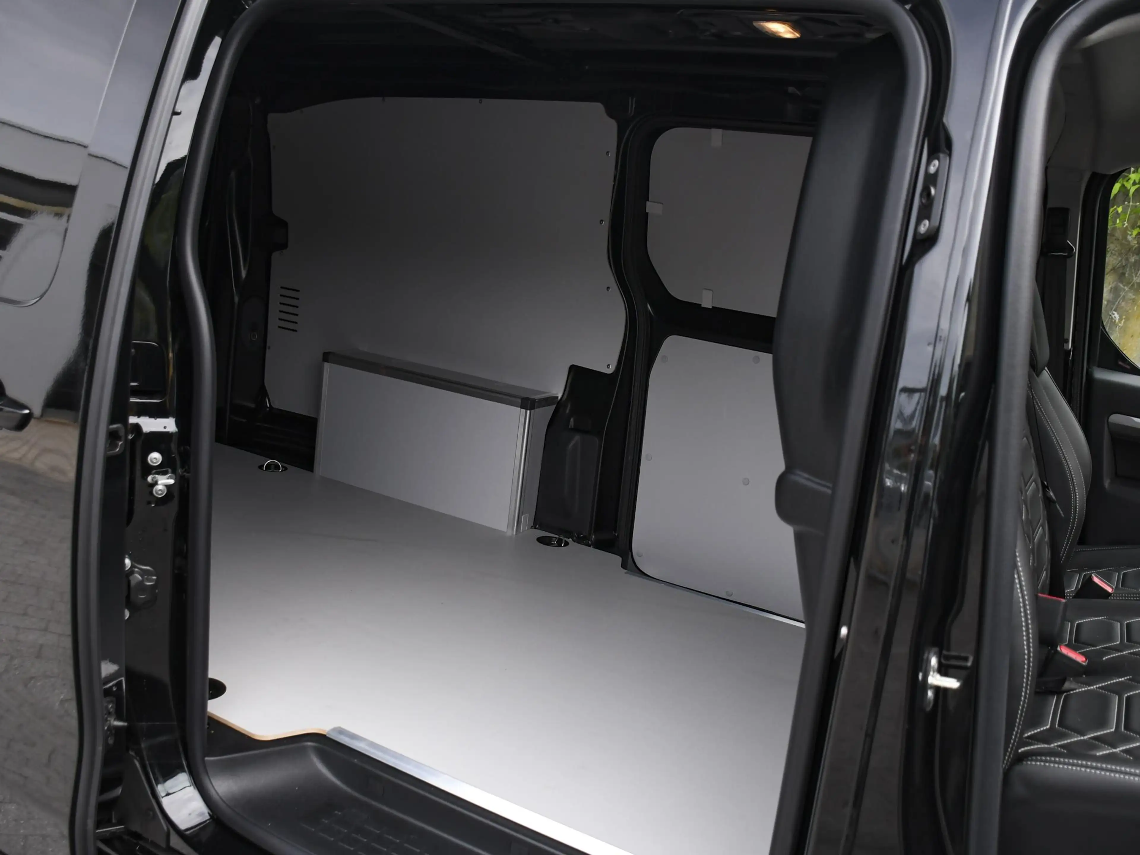 Peugeot e-Expert STX Edition L3H1 75 kWh 136pk Automaat SPOILERKIT — photo 15