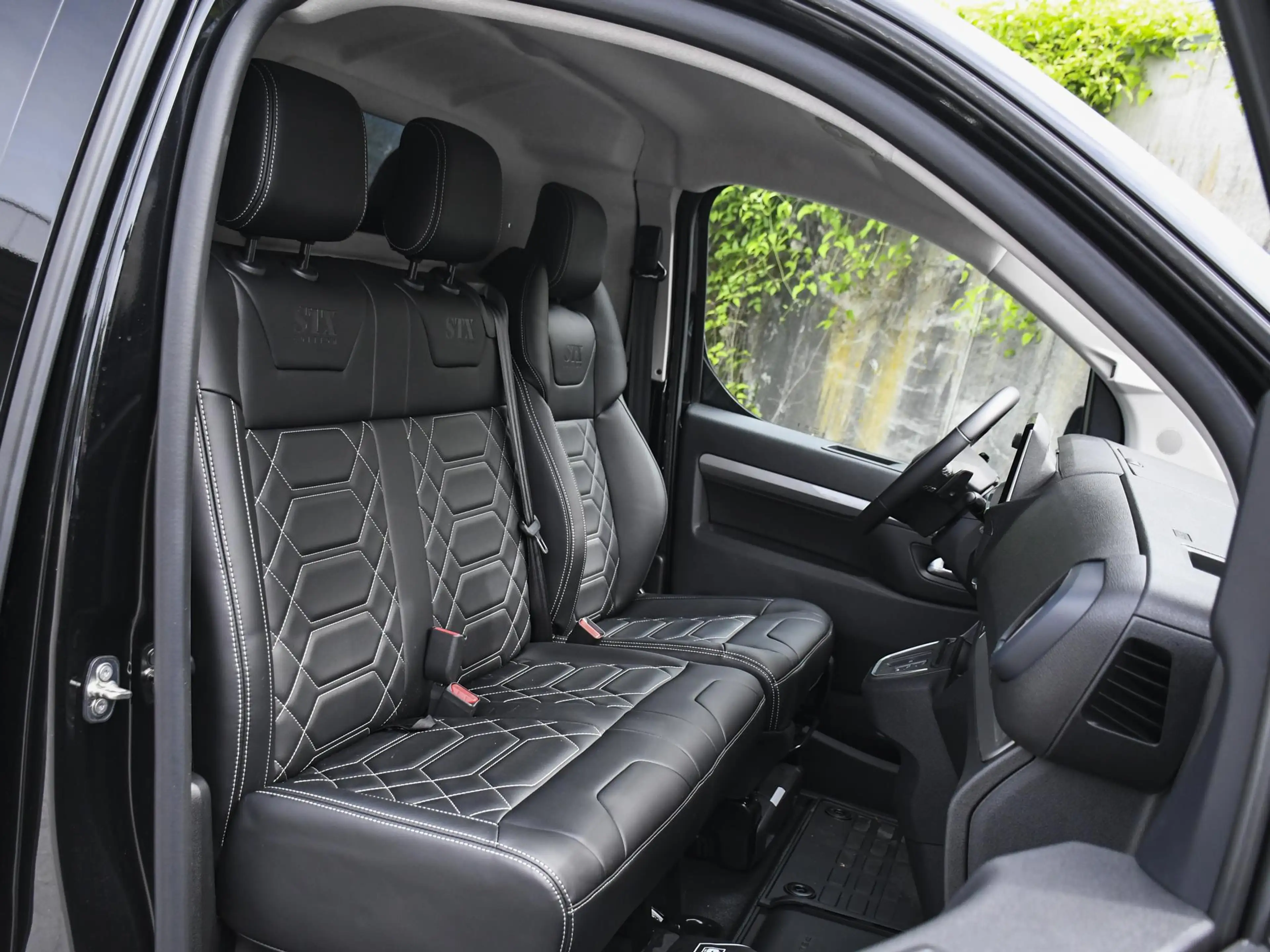 Peugeot e-Expert STX Edition L3H1 75 kWh 136pk Automaat SPOILERKIT — photo 12