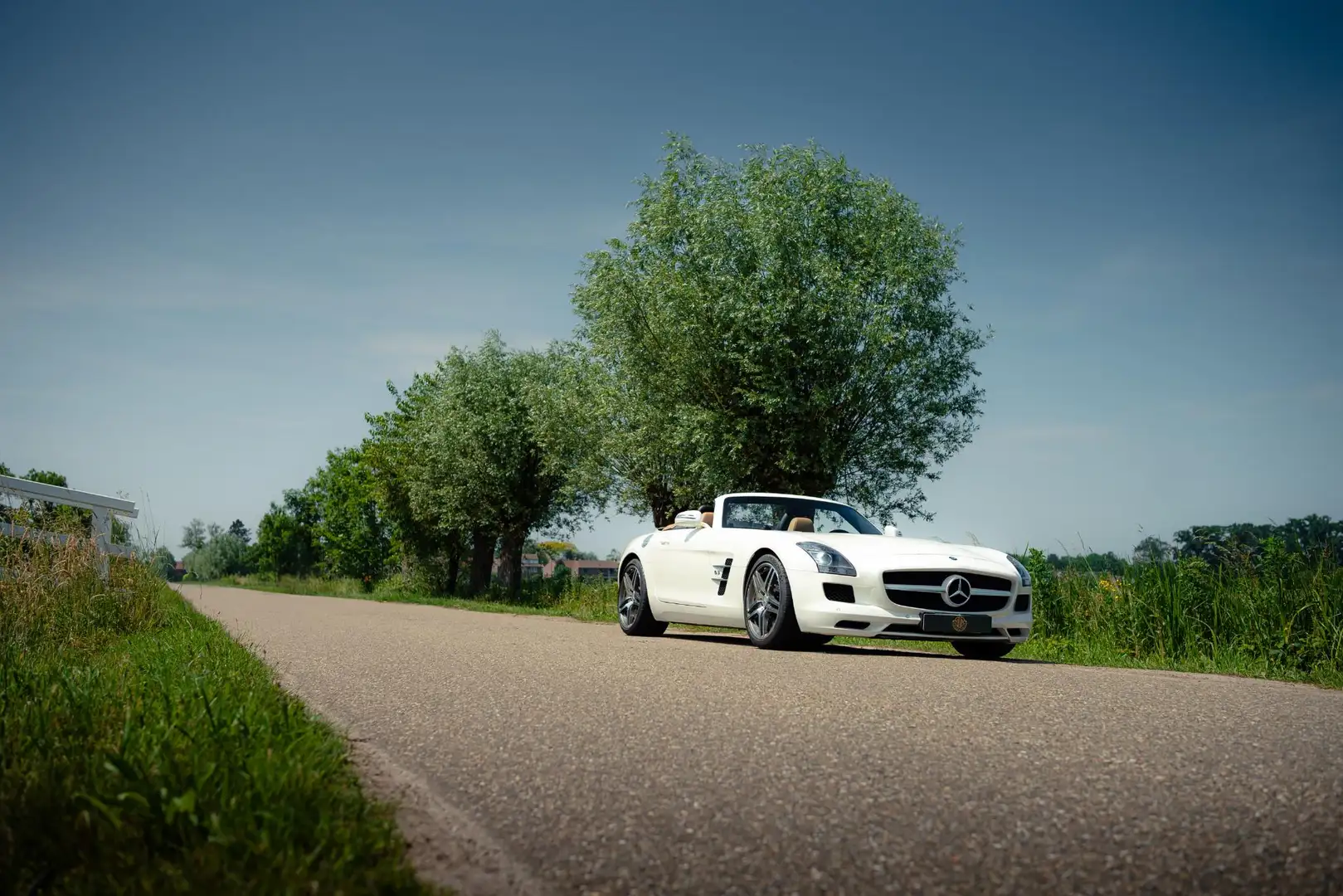 Mercedes-Benz SLS Roadster 6.3 AMG Wit - 2