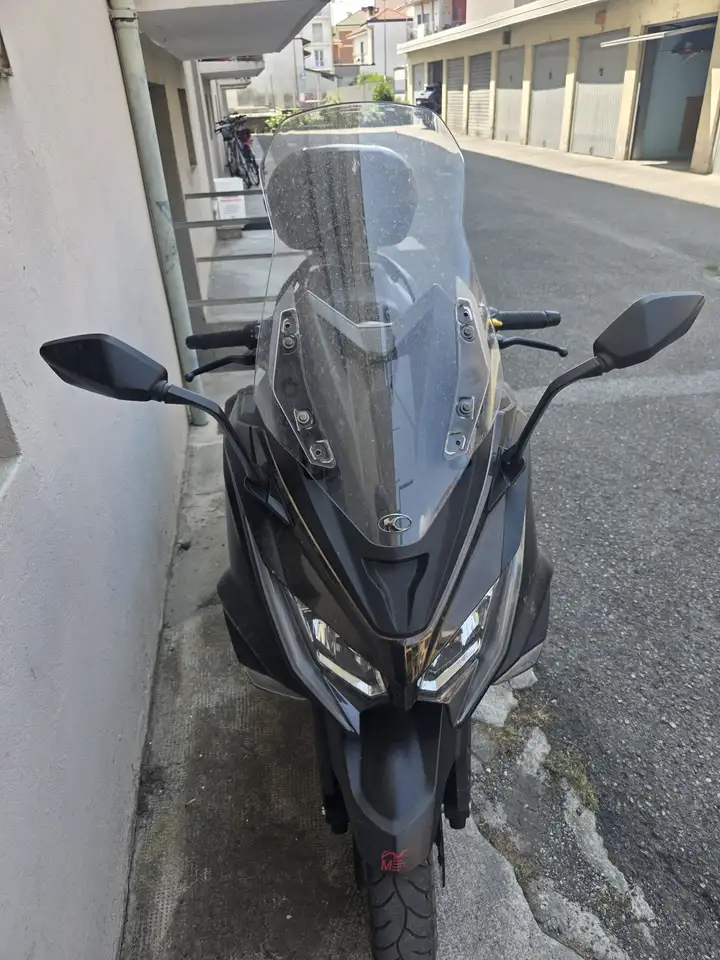 Kymco AK 550