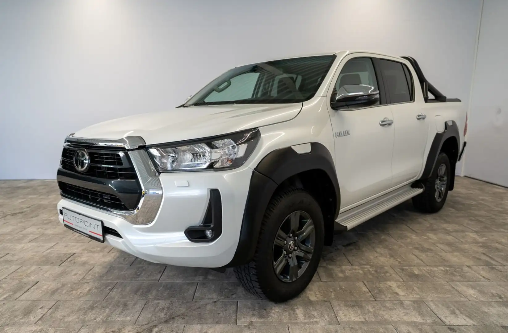 Toyota Hilux 2.8 D-4D 4x4 °SHZ°GARANTIE°AHK°Assistenz° Weiß - 1