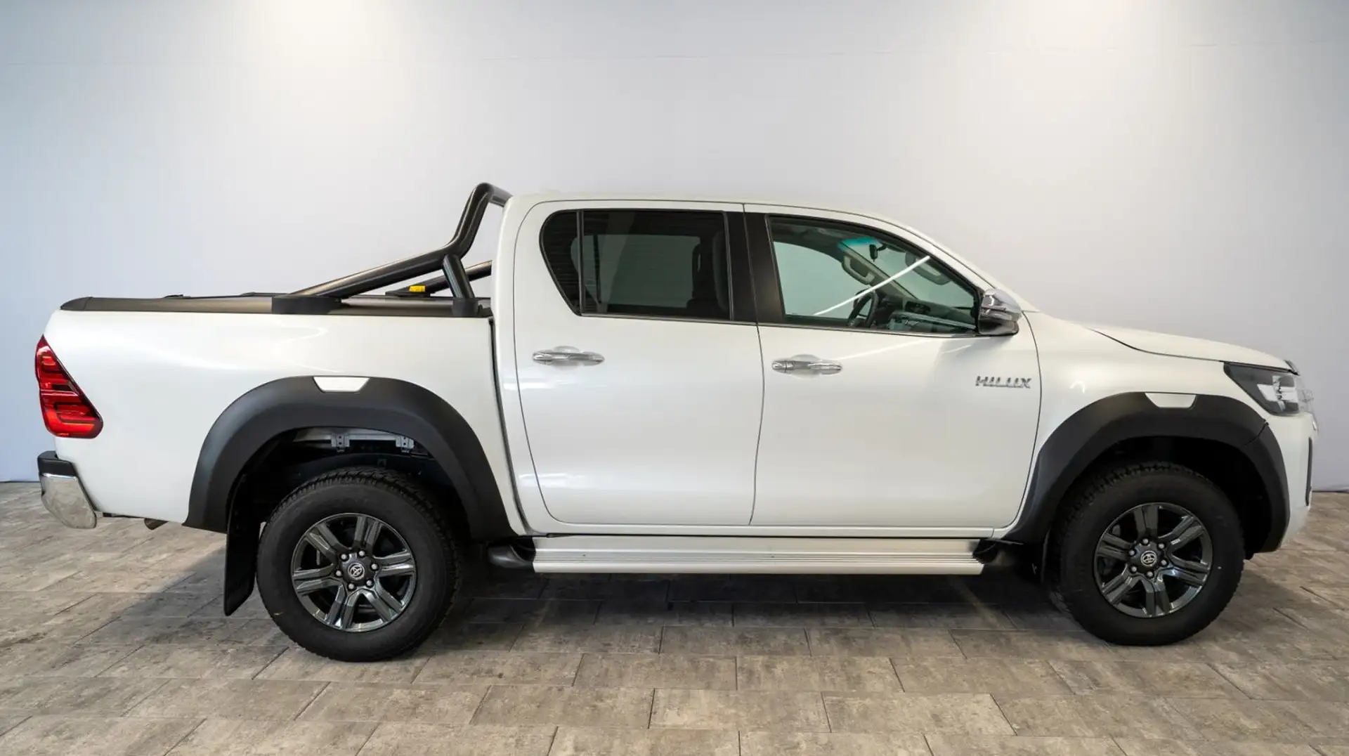 Toyota Hilux 2.8 D-4D 4x4 °SHZ°GARANTIE°AHK°Assistenz° Weiß - 2