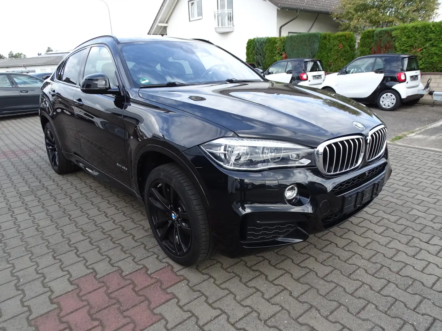 BMW X6 40 d M-Paket, Navi, Standheizung, Head-up, GSHD, A Schwarz - 1