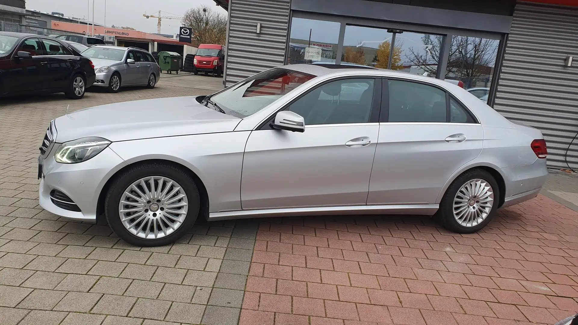 Mercedes-Benz E 400 E 400 4Matic, TÜV + Service NEU Distronic Grau - 2