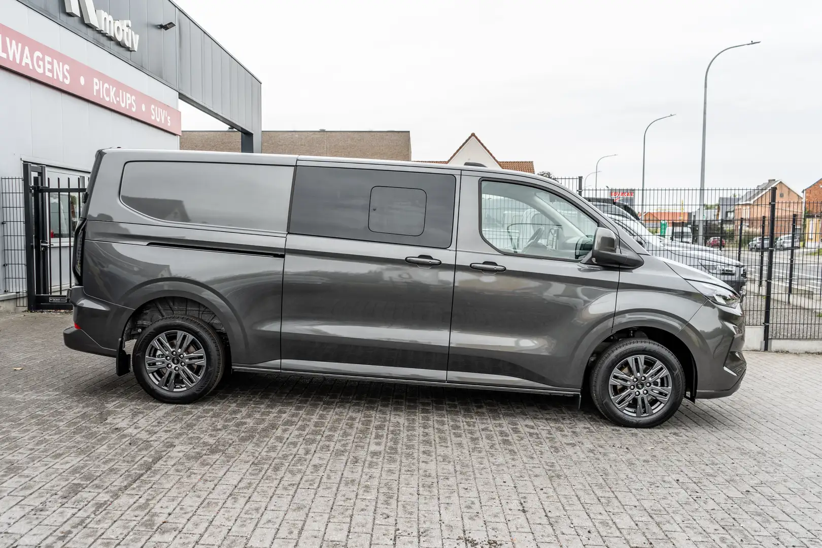 Ford Transit Custom 2.0TDCi Limited L2 5pl. - 5j Warranty - 42.800ex Gris - 2