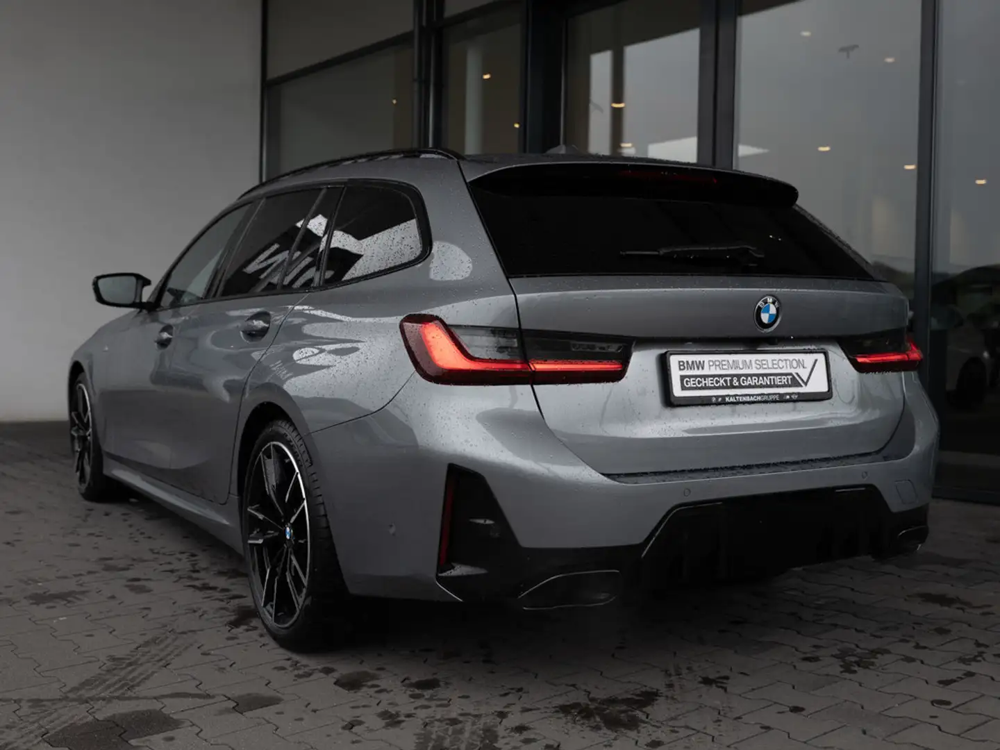 BMW 340 d Touring xDrive PANO AHK LED HUD NAVI H/K Grau - 2