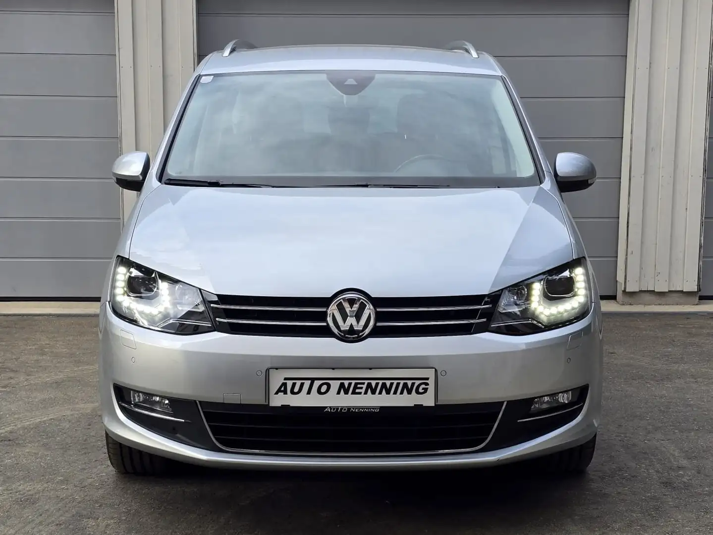Volkswagen Sharan Highline BMT/Start-Stopp 4Motion AHK 18" StdHzg Silber - 2