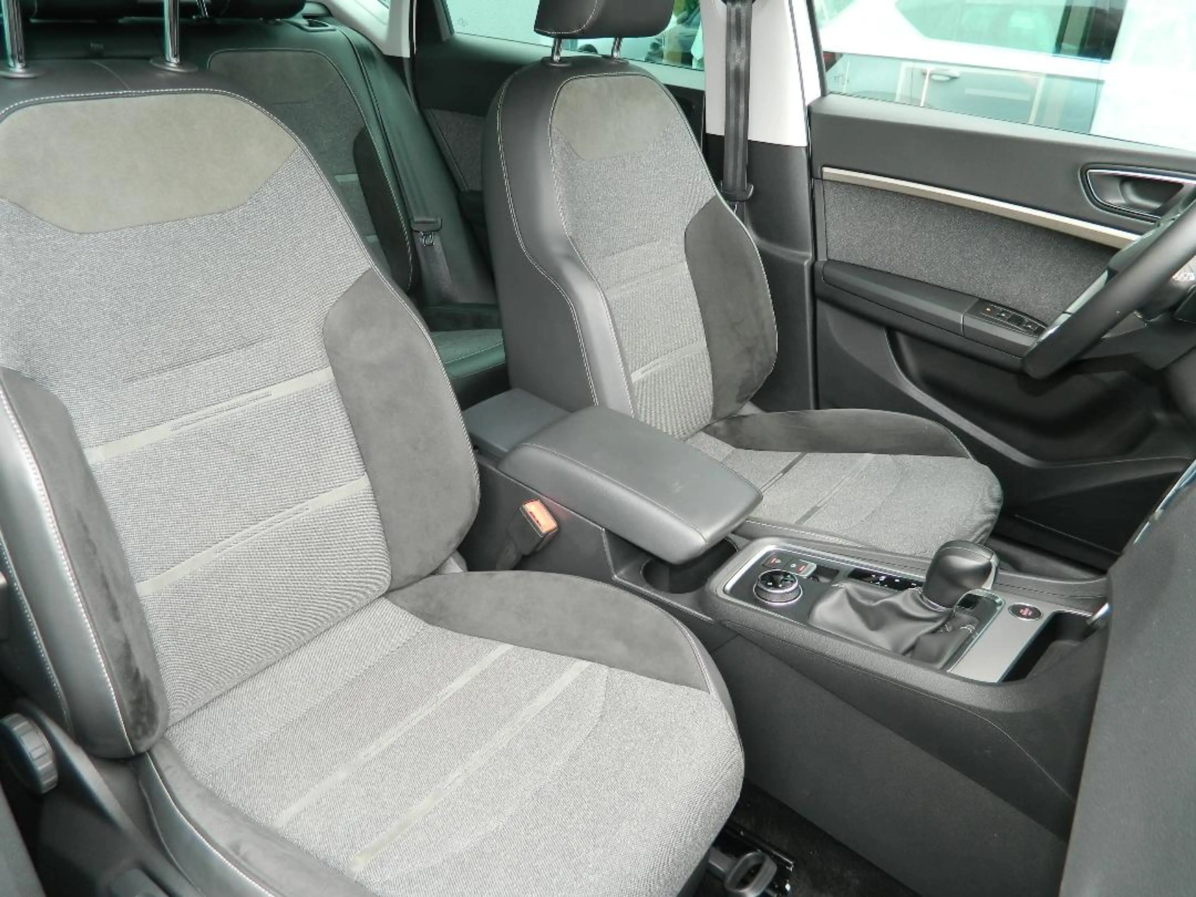 SEAT Ateca Xperience 1.5 TSI DSG AHK/NAVI/Sitzheiz/el Heckklappe/Frontscheibe beheizbar — photo 6