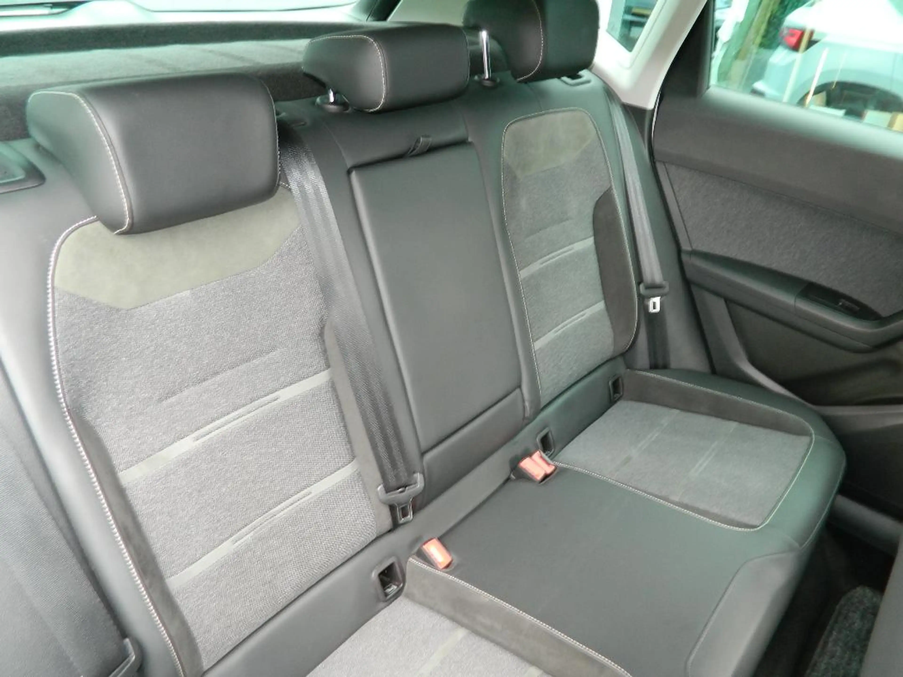 SEAT Ateca Xperience 1.5 TSI DSG AHK/NAVI/Sitzheiz/el Heckklappe/Frontscheibe beheizbar — photo 8