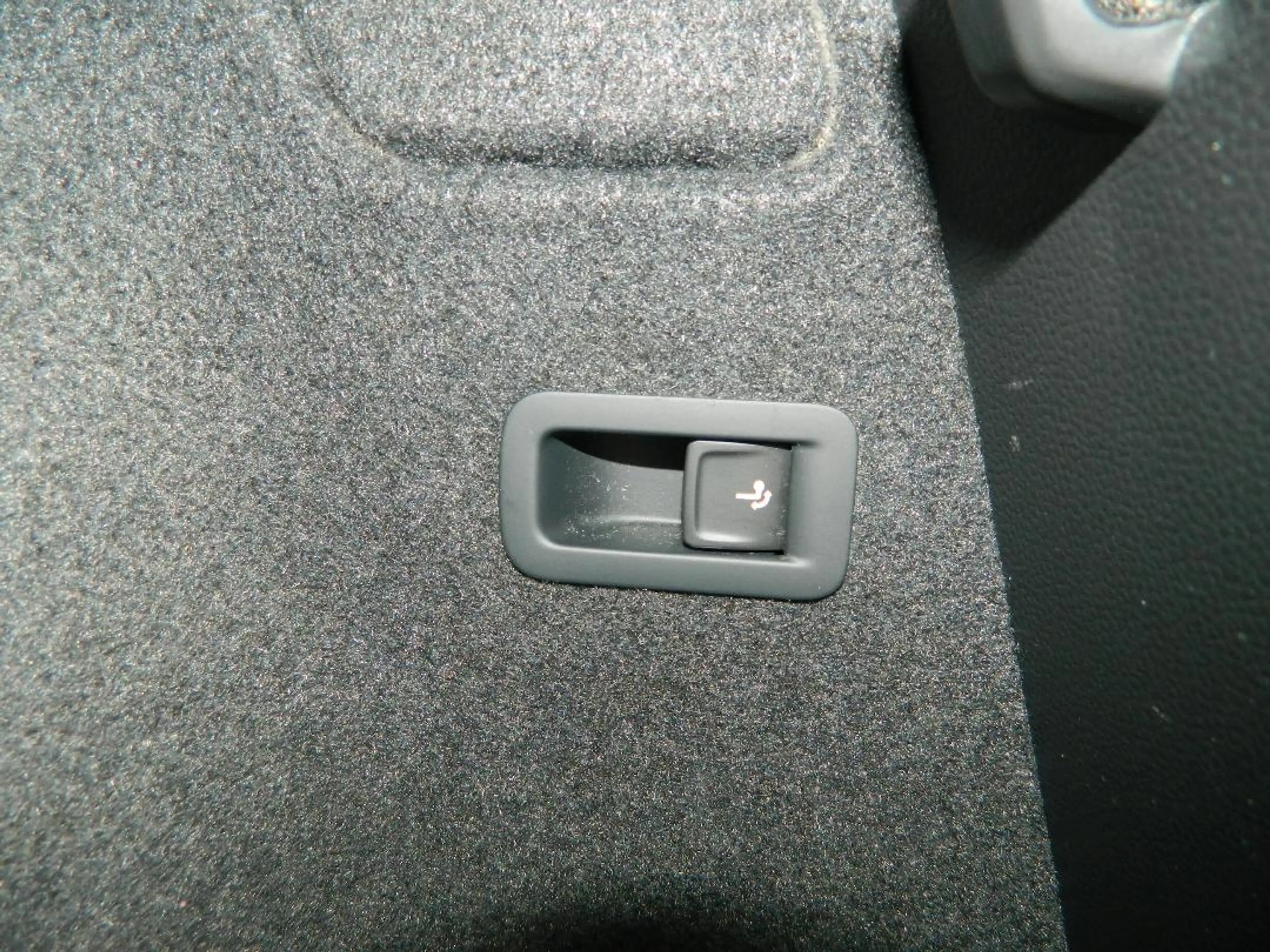 SEAT Ateca Xperience 1.5 TSI DSG AHK/NAVI/Sitzheiz/el Heckklappe/Frontscheibe beheizbar — photo 11
