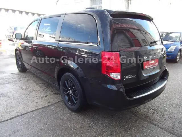 Dodge Grand Caravan view 16