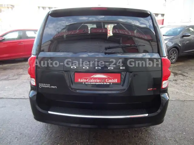 Dodge Grand Caravan view 18