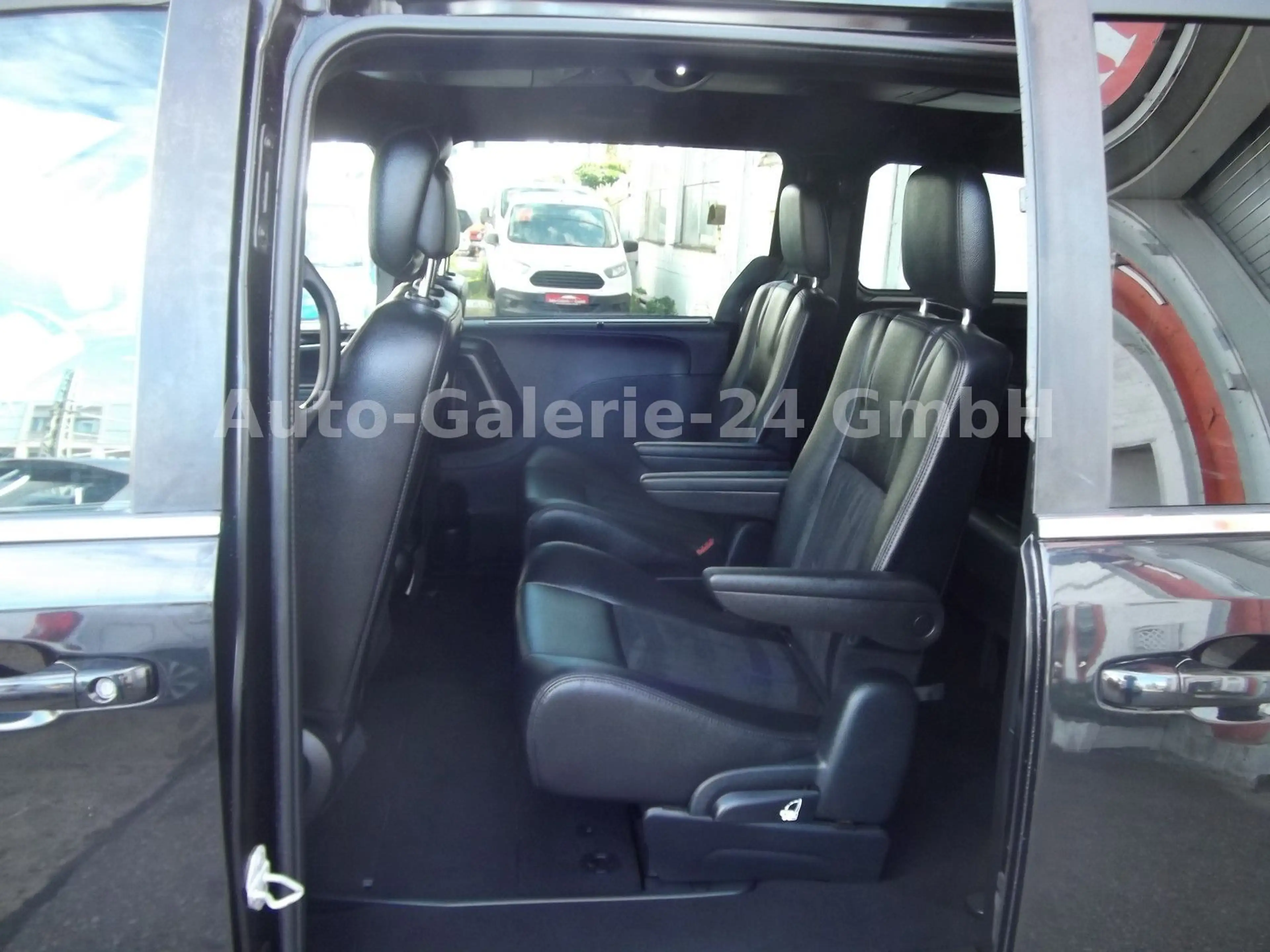 Dodge Grand Caravan 3,6 iGT- Line wenig Km! — photo 10
