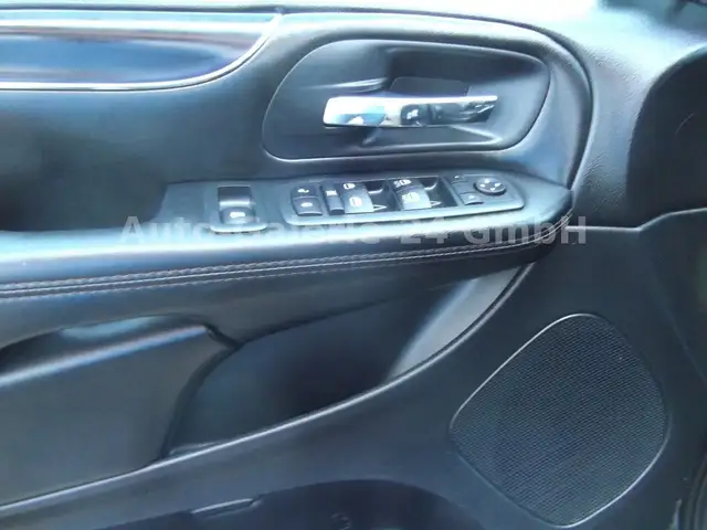 Dodge Grand Caravan view 21