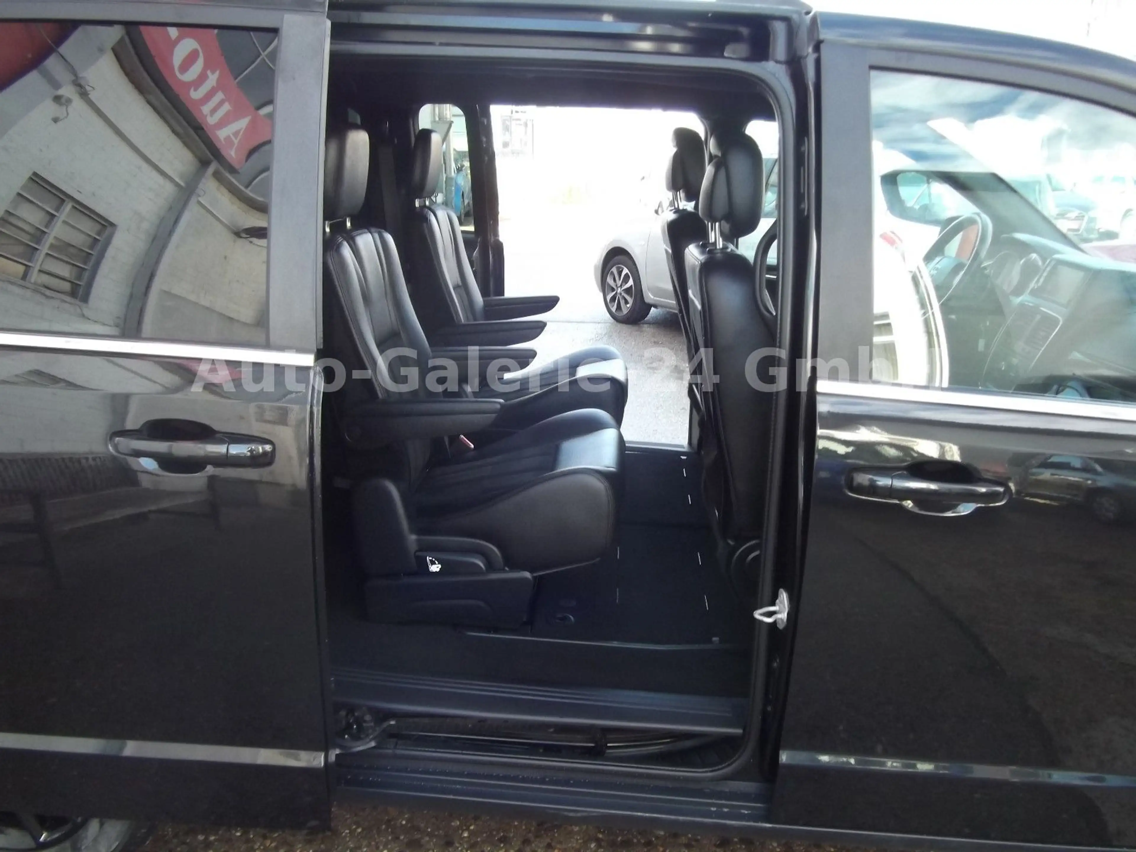 Dodge Grand Caravan 3,6 iGT- Line wenig Km! — photo 9