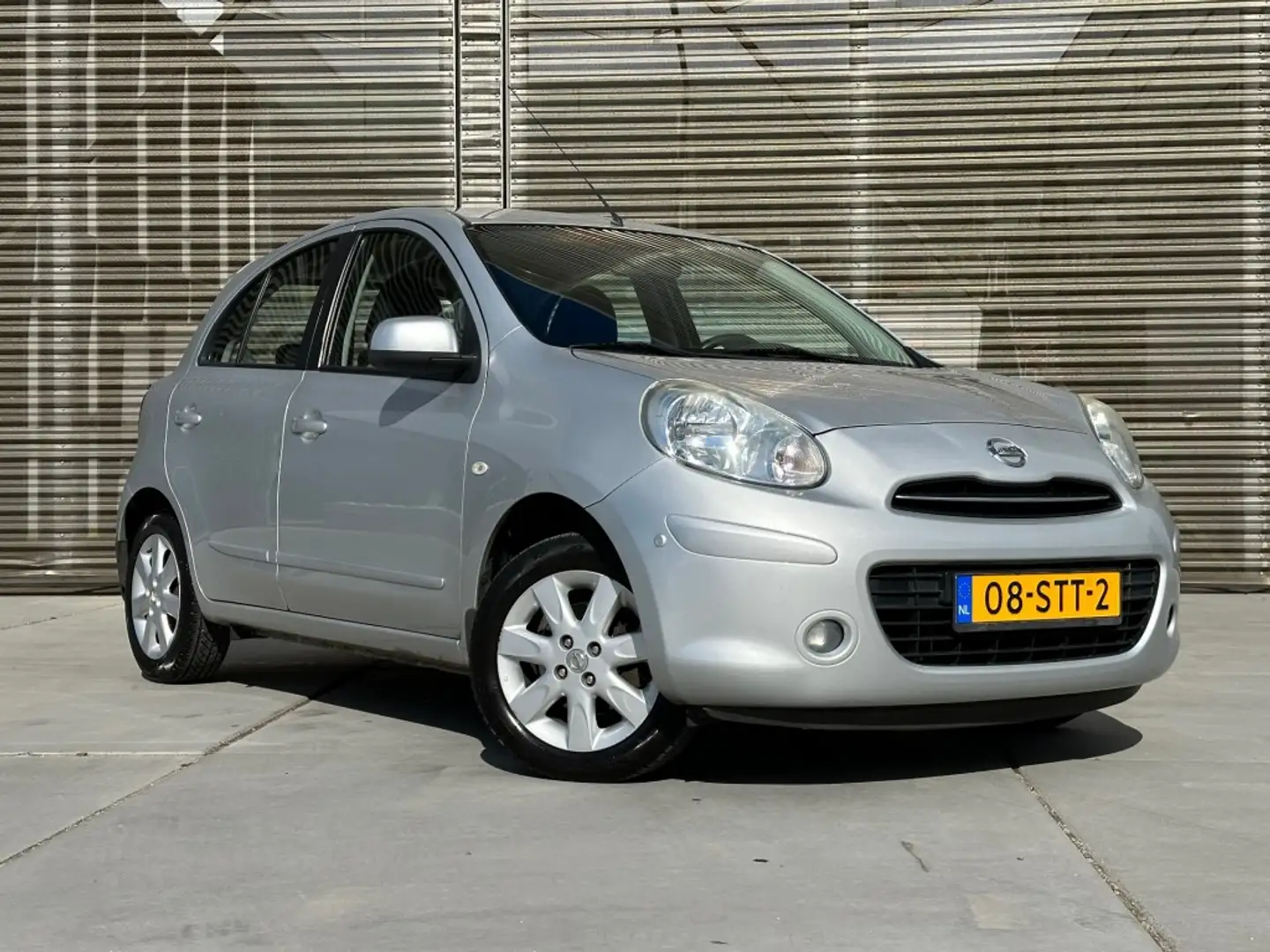 Nissan Micra 1.2 DIG-S CONNECT ED AIRCO/NAVI/LM VELGEN !! Grijs - 2