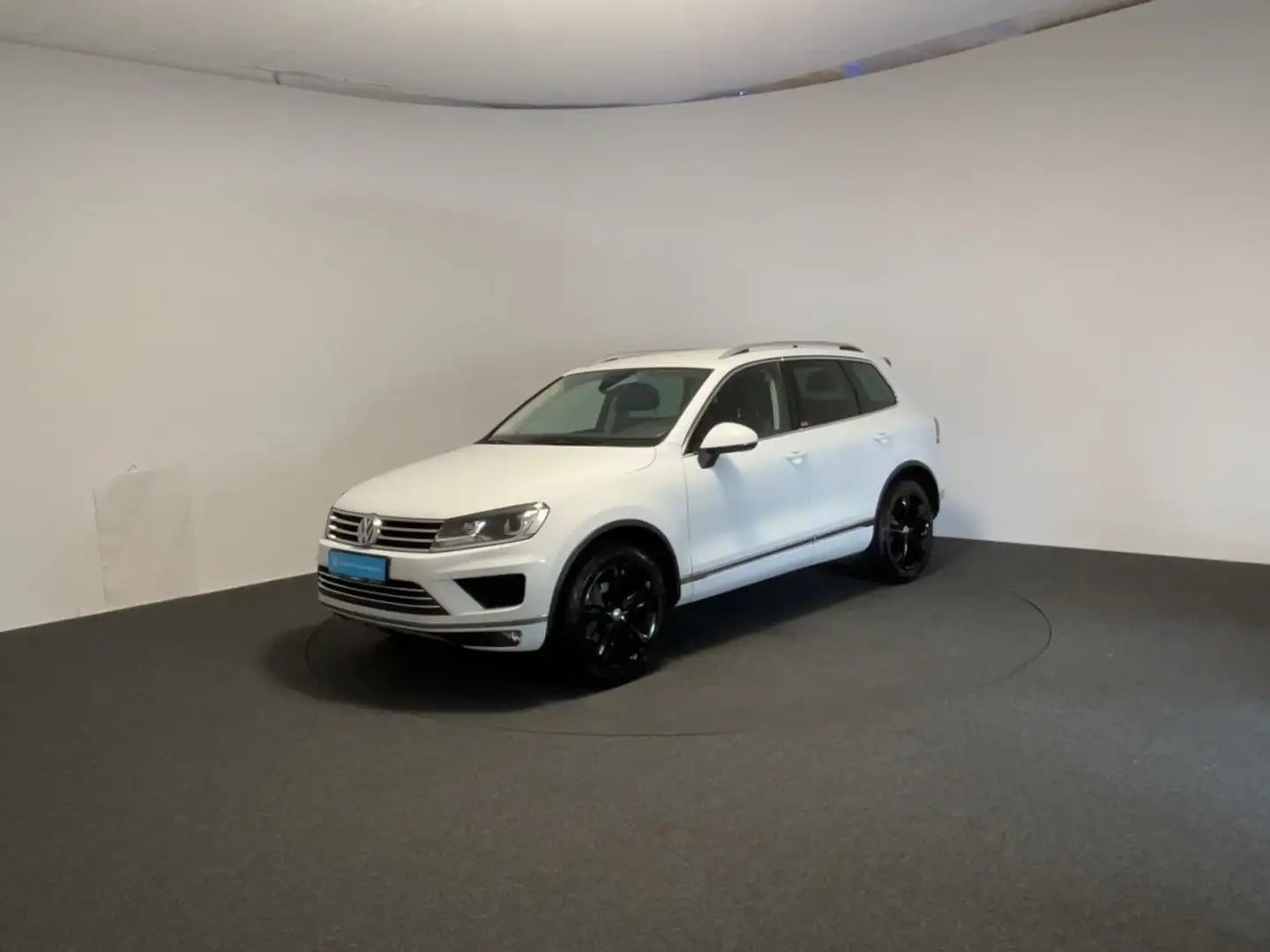 Volkswagen Touareg V6 TDI 4Motion Executive Edition Klima Xenon Navi bijela - 2