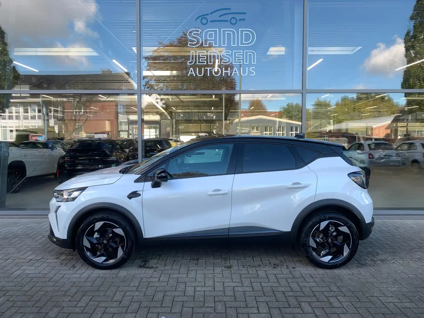 Renault Captur II MHEV 160 TCe EDC Techno Navi Bílá - 2