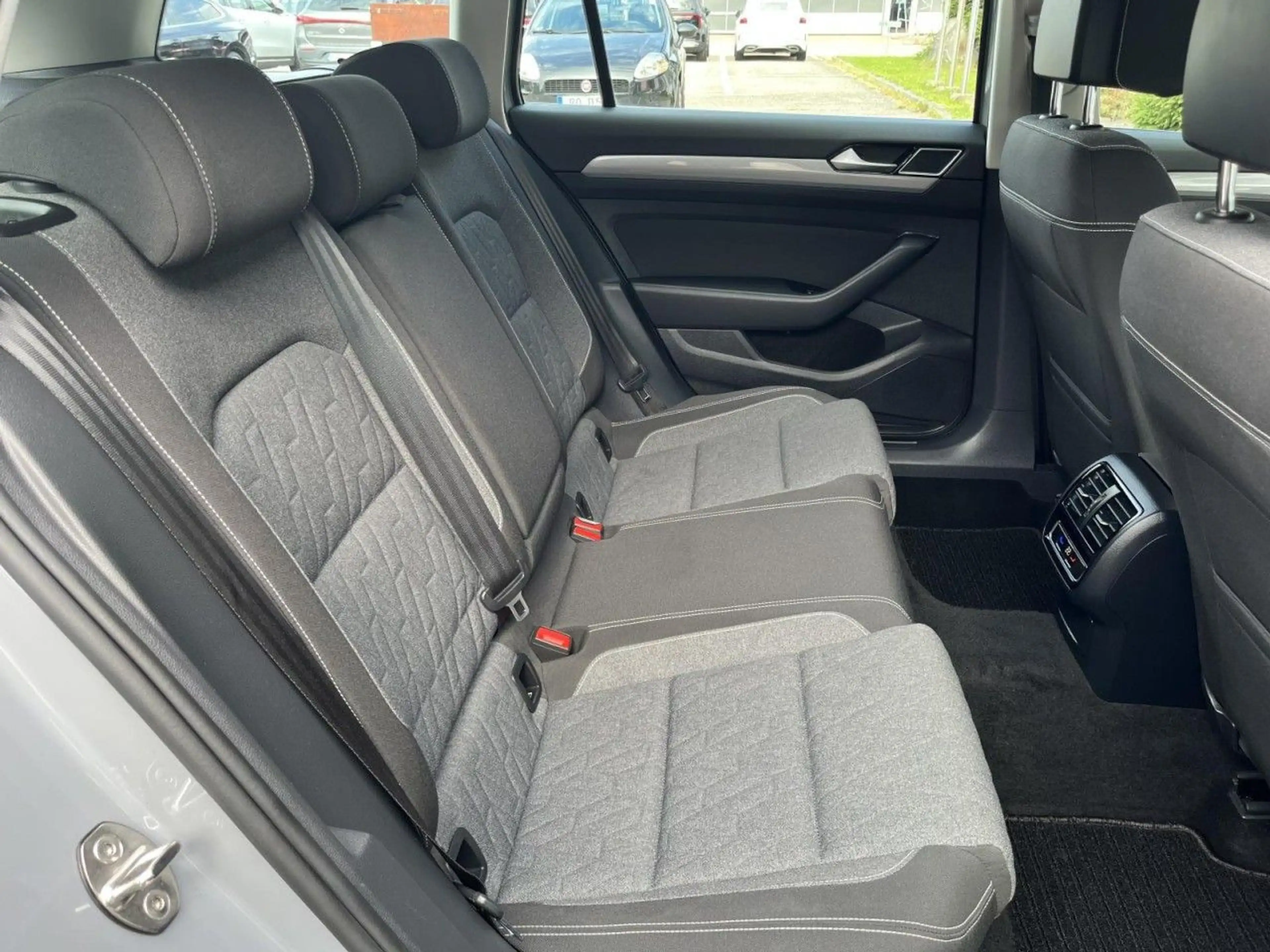 Volkswagen Passat Variant 2,0 TDI Business (LED+Navi+RearVi — photo 11