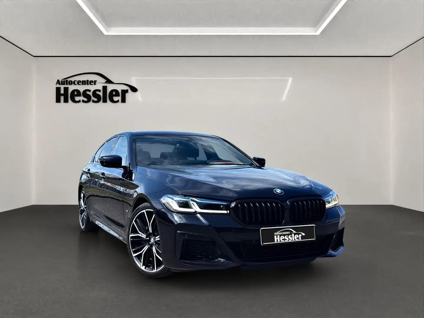 BMW 520 d M Sport Shadow*HUD*H&K*LASER*LIVE COCKPI Schwarz - 2