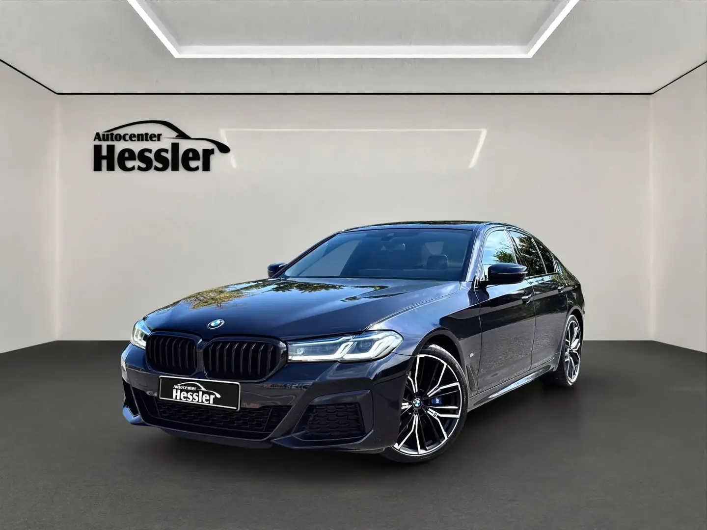 BMW 520 d M Sport Shadow*HUD*H&K*LASER*LIVE COCKPI Schwarz - 1