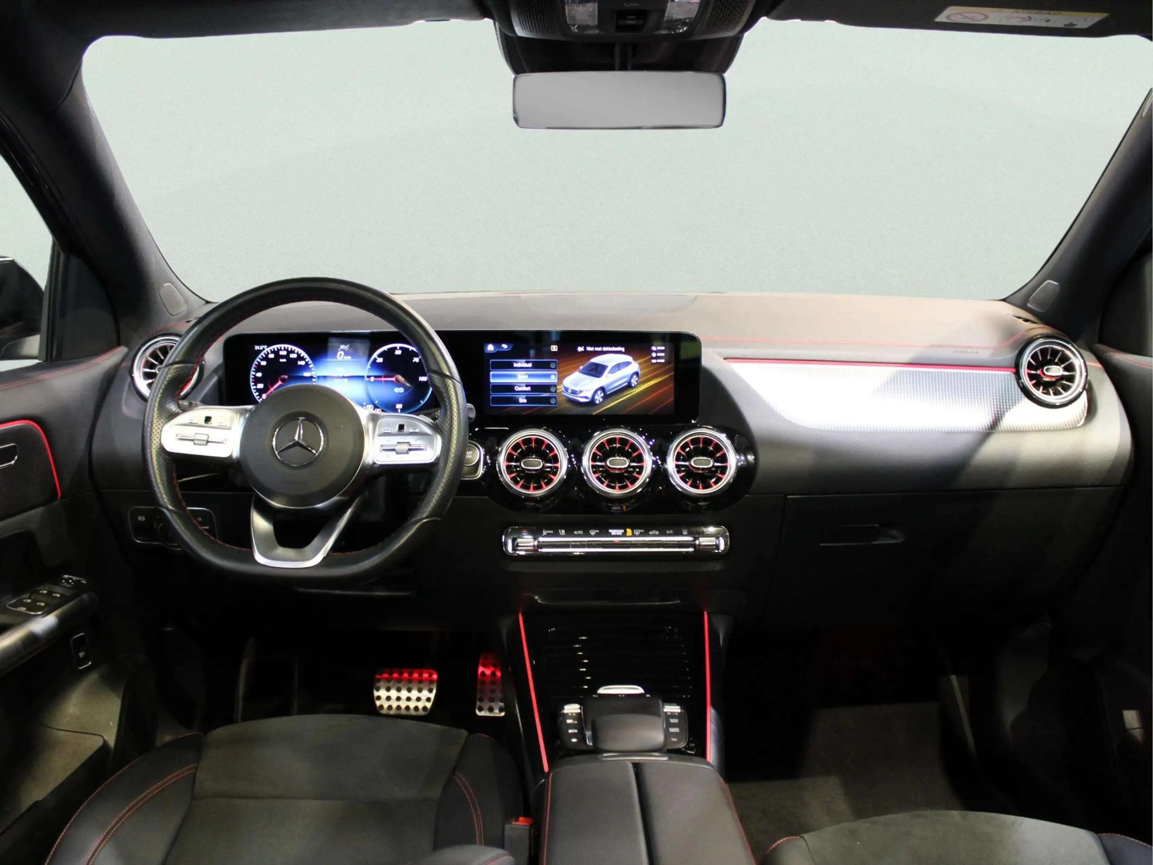 Mercedes-Benz EQA 250 250+ AMG Line 71 kWh Panorama dak | Trekhaak — photo 3