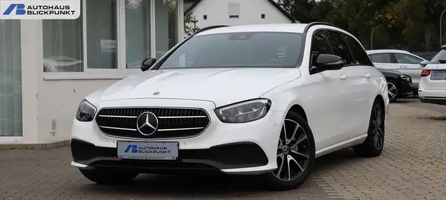 Mercedes-Benz E 220 d T NIGHT KAMERA+BURMESTER+WIDESCREEN+AHK