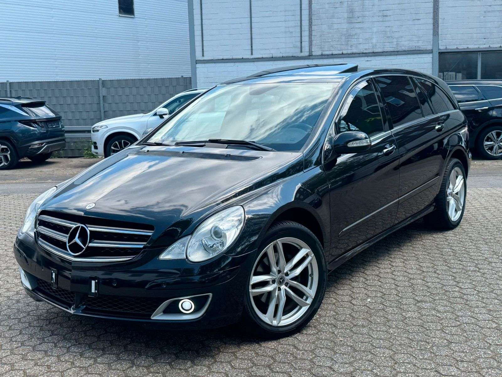 Second hand Mercedes Benz R-Class 320
