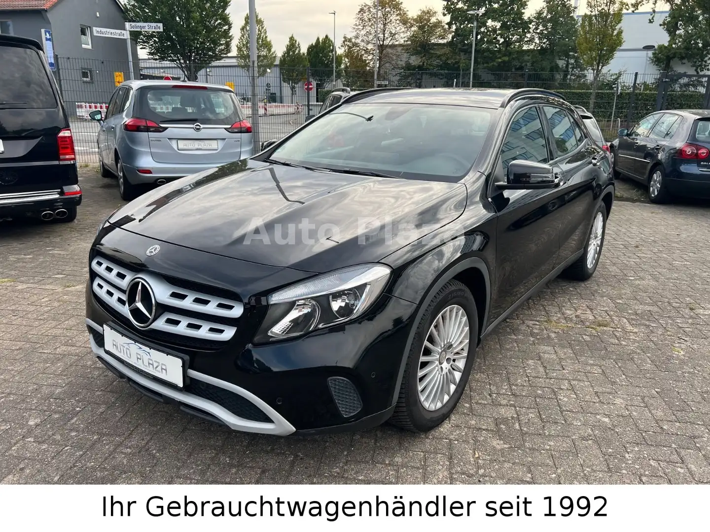 Mercedes-Benz GLA 180 *Sehr guter Zustand*2.Hand*SHeft Noir - 1