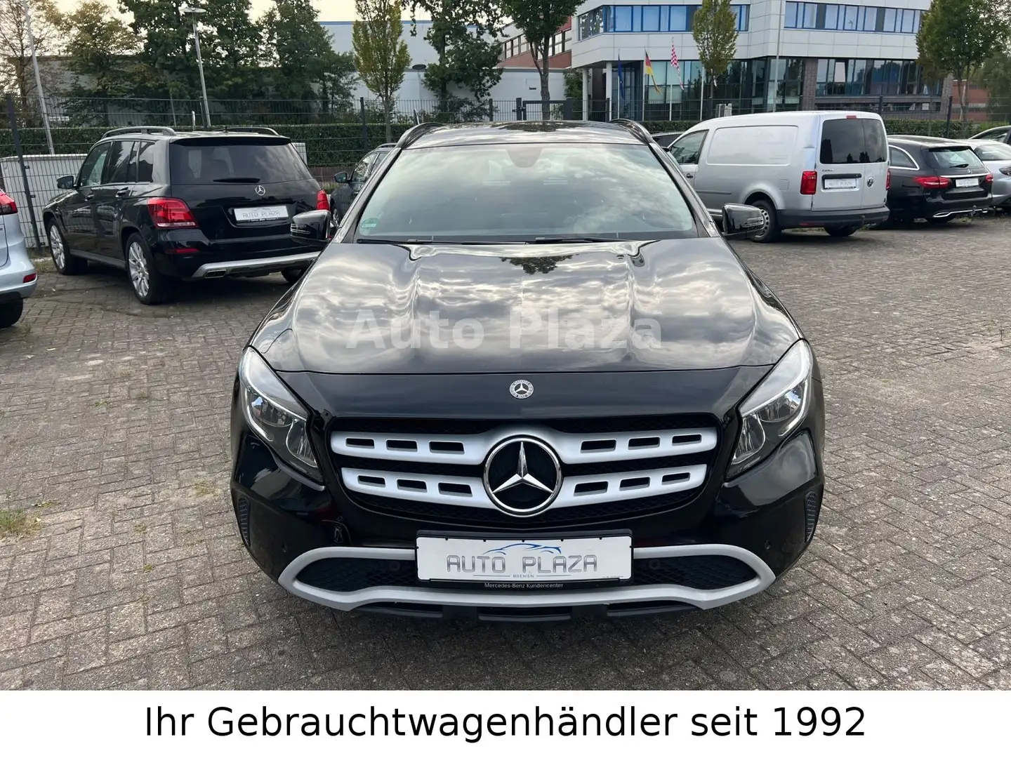 Mercedes-Benz GLA 180 *Sehr guter Zustand*2.Hand*SHeft Noir - 2