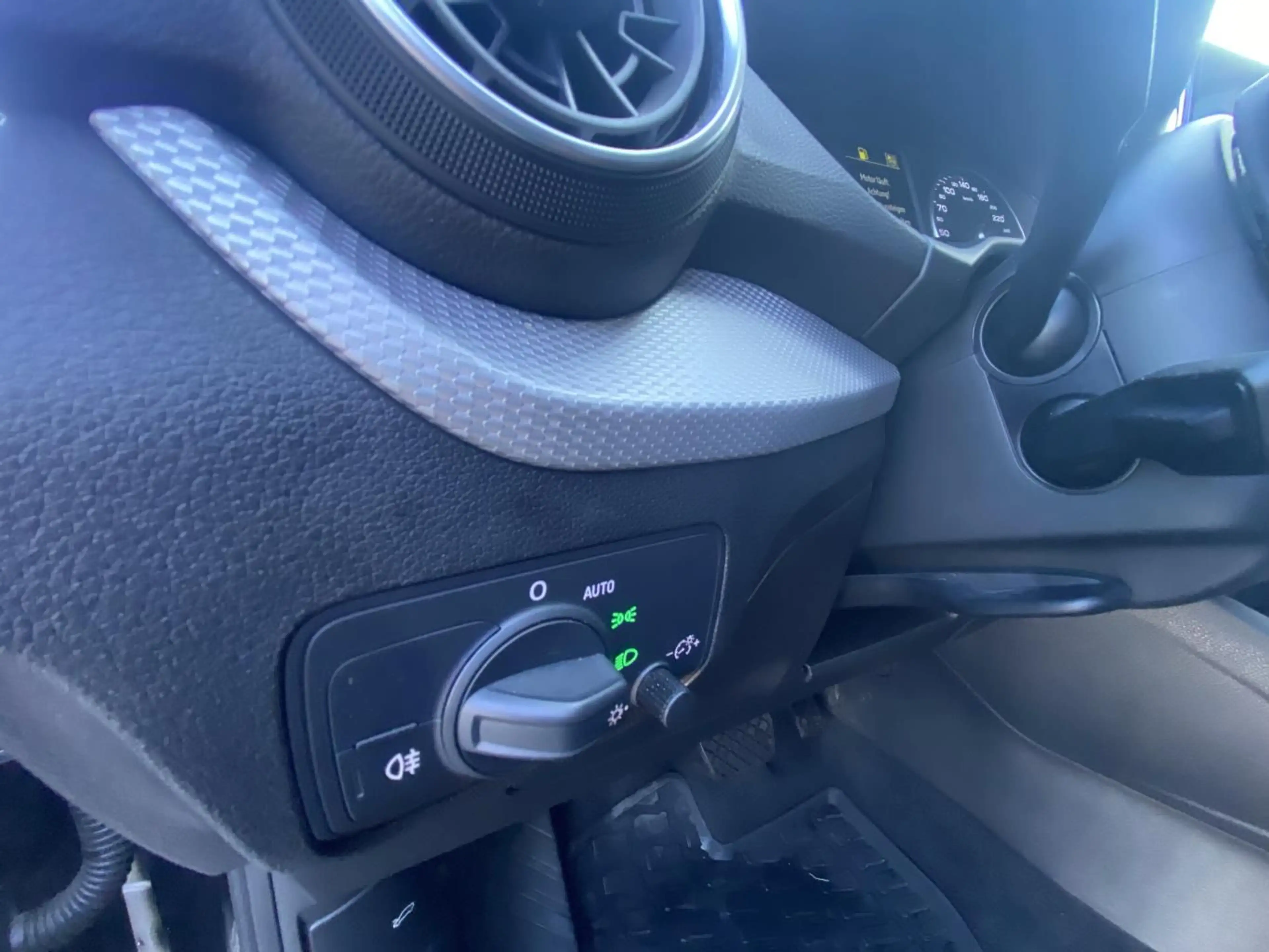 Audi Q2 1.5 TSI S-tronic advanced NAVI+KAMERA+LED+DAB — photo 10