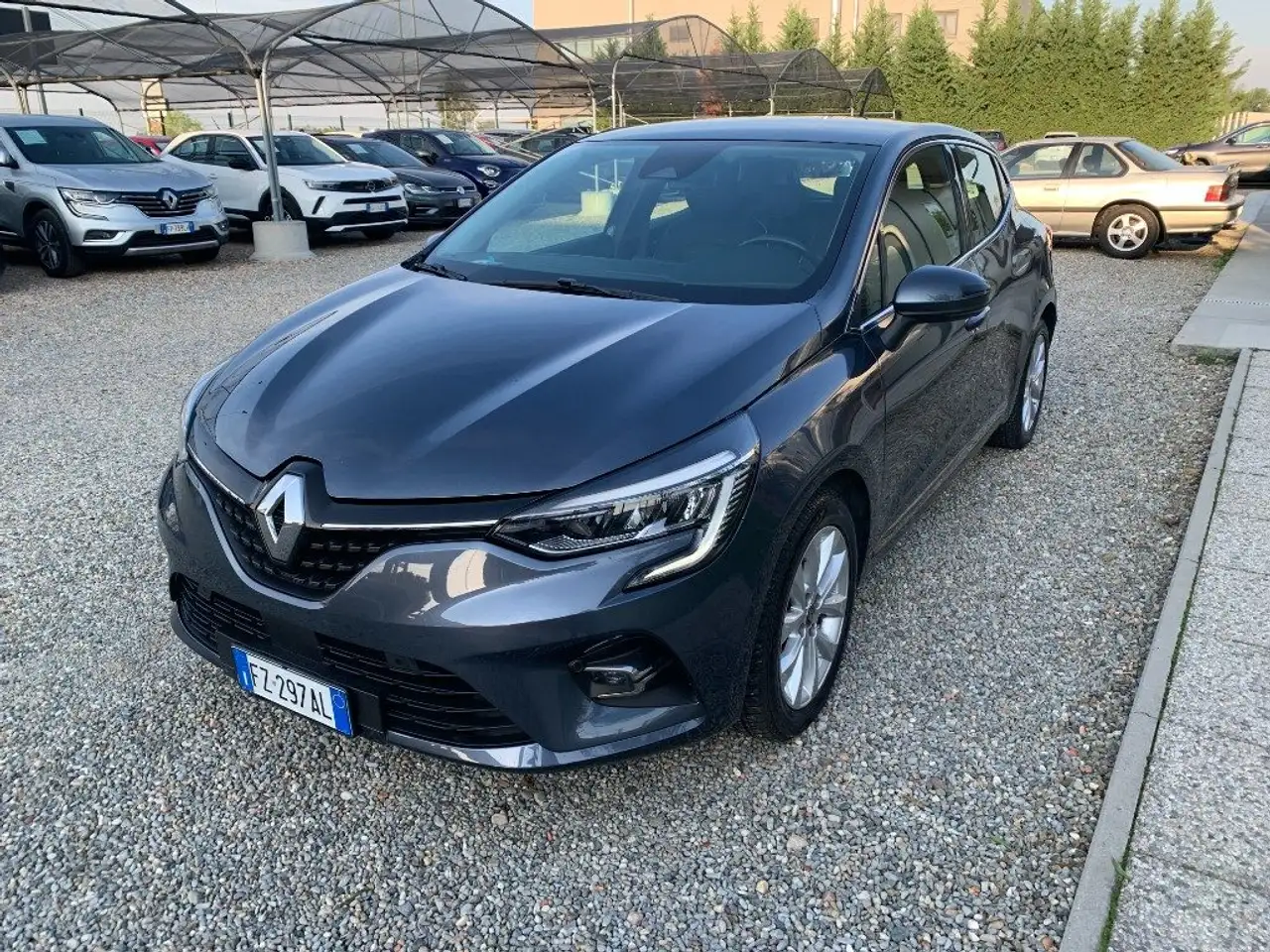 Renault Clio Blue dCi 115 CV 5 porte Initiale Paris — photo 1 of 15