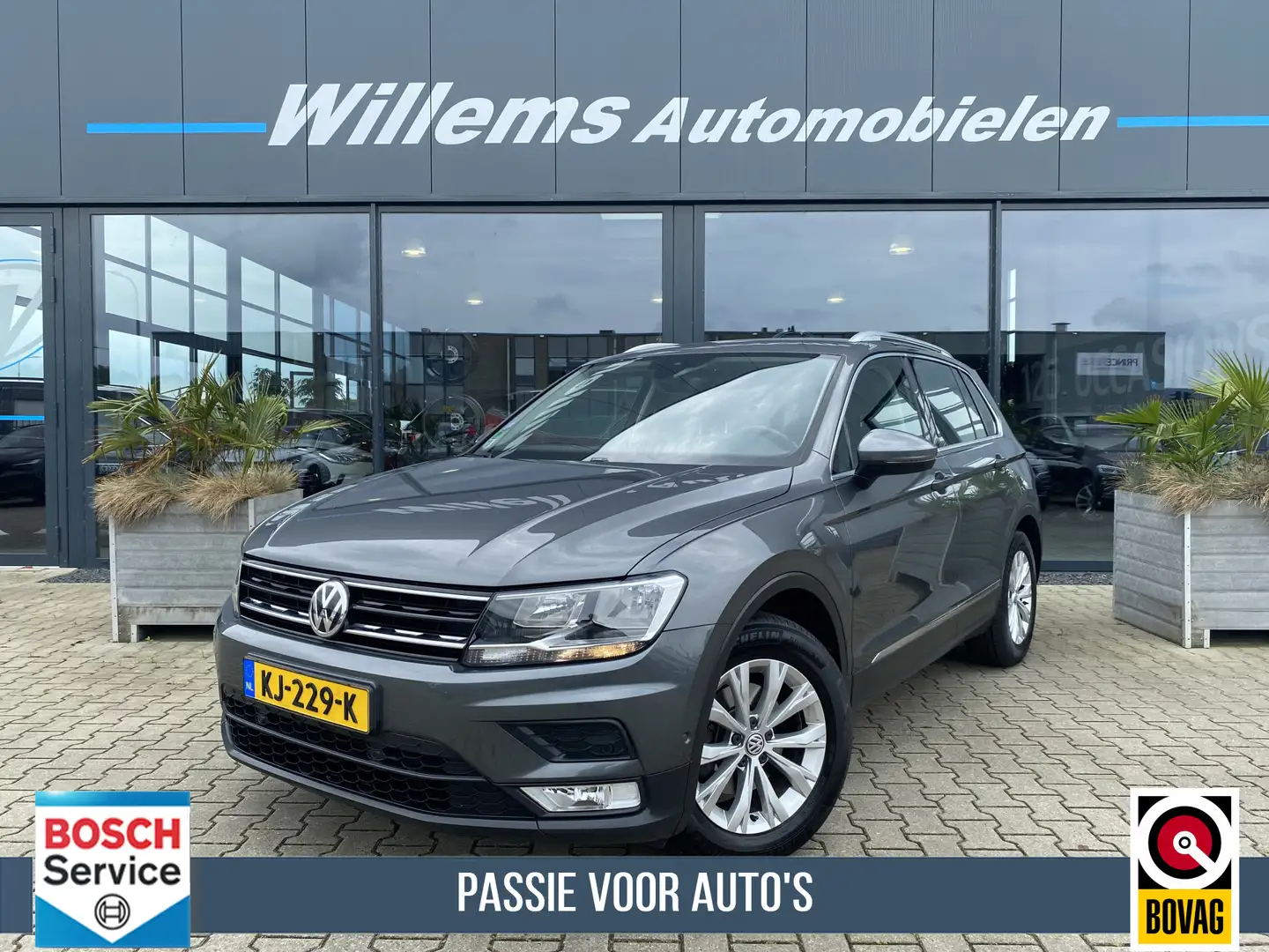 Volkswagen Tiguan 1.4 TSI Connected Series Elektrische Haak, Panoram Grijs - 1