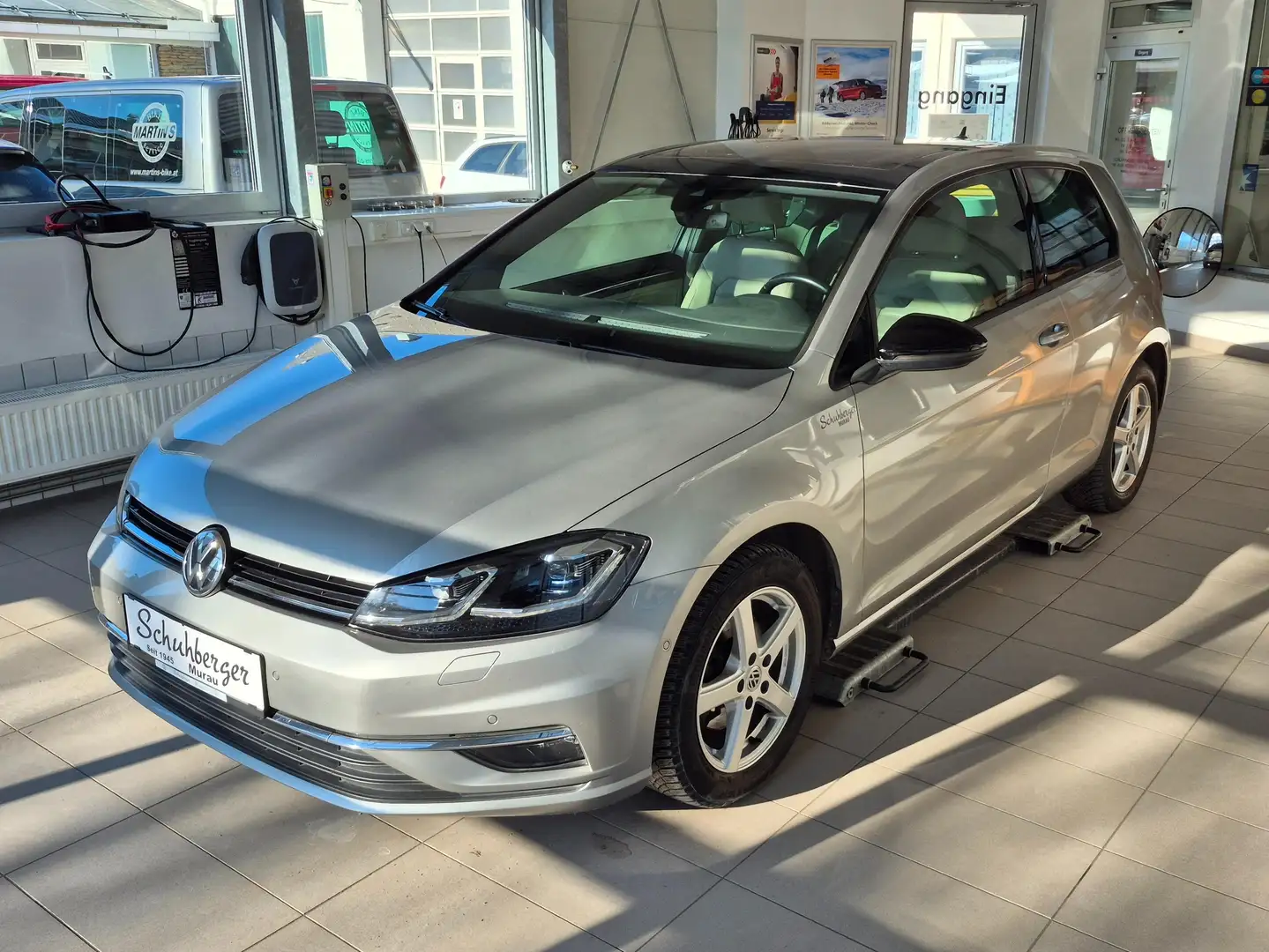 Volkswagen Golf Golf Highline 1,6 TDI SCR DSG Highline Silber - 2