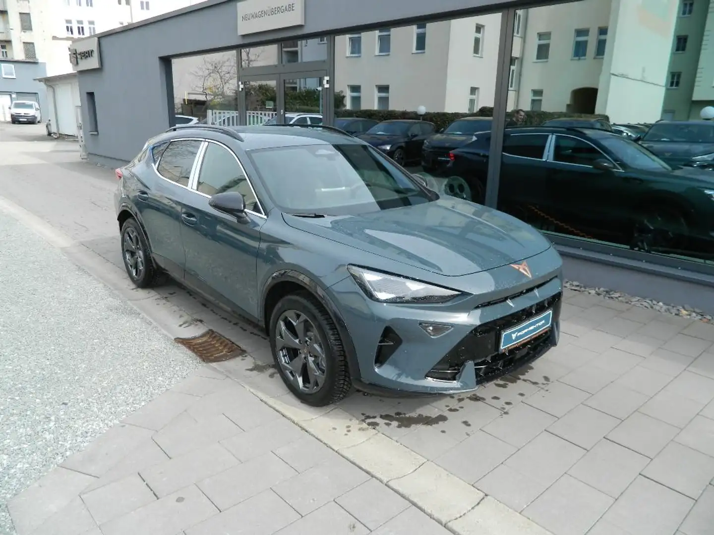 CUPRA Formentor 1.5 e-HYBRID DSG EdgeP/WinterP/Ganzjahresreifen Blau - 1