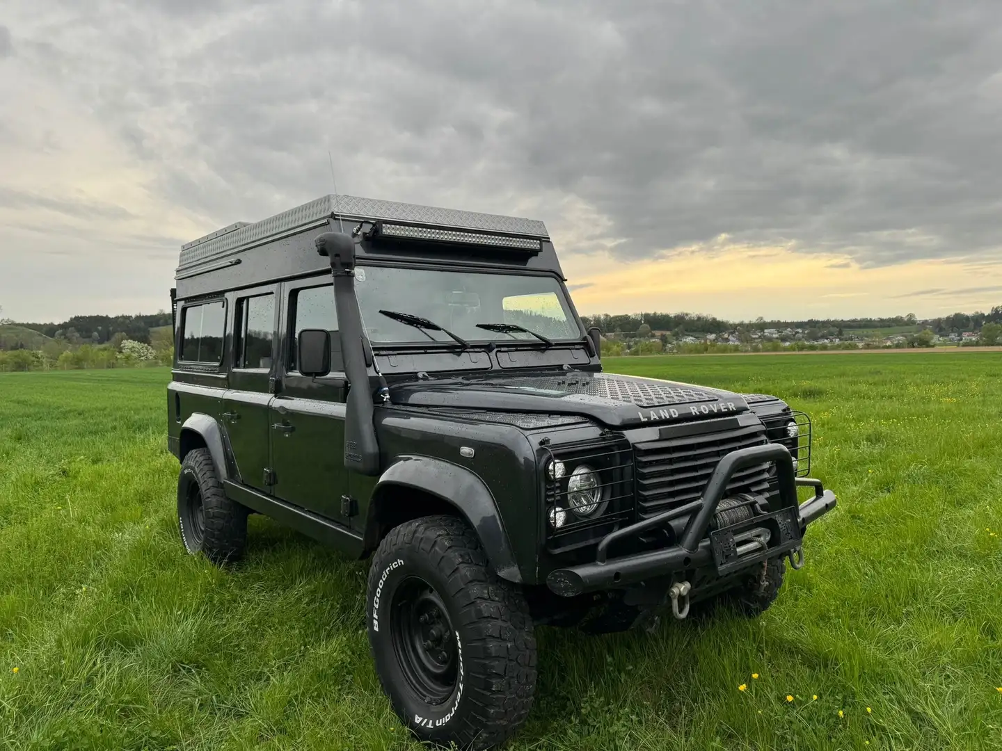 Land Rover Defender 110 Td5 Camper Чорний - 1