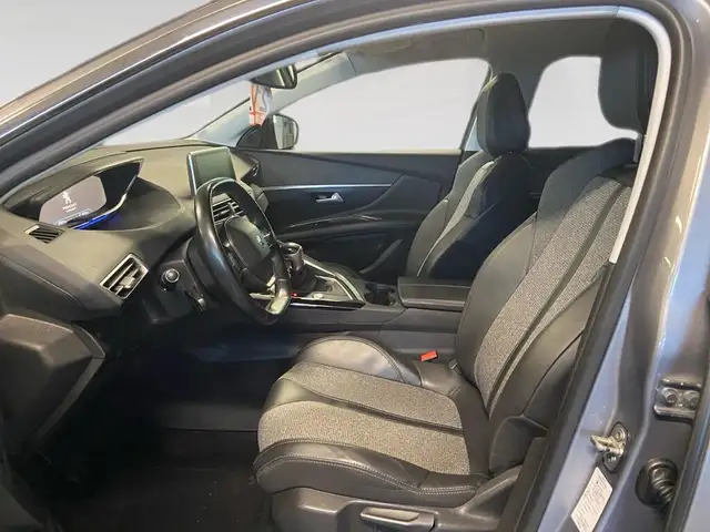 Peugeot 3008 view 7