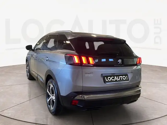 Peugeot 3008 view 5