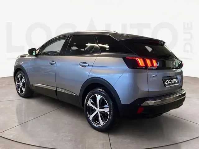 Peugeot 3008 view 4