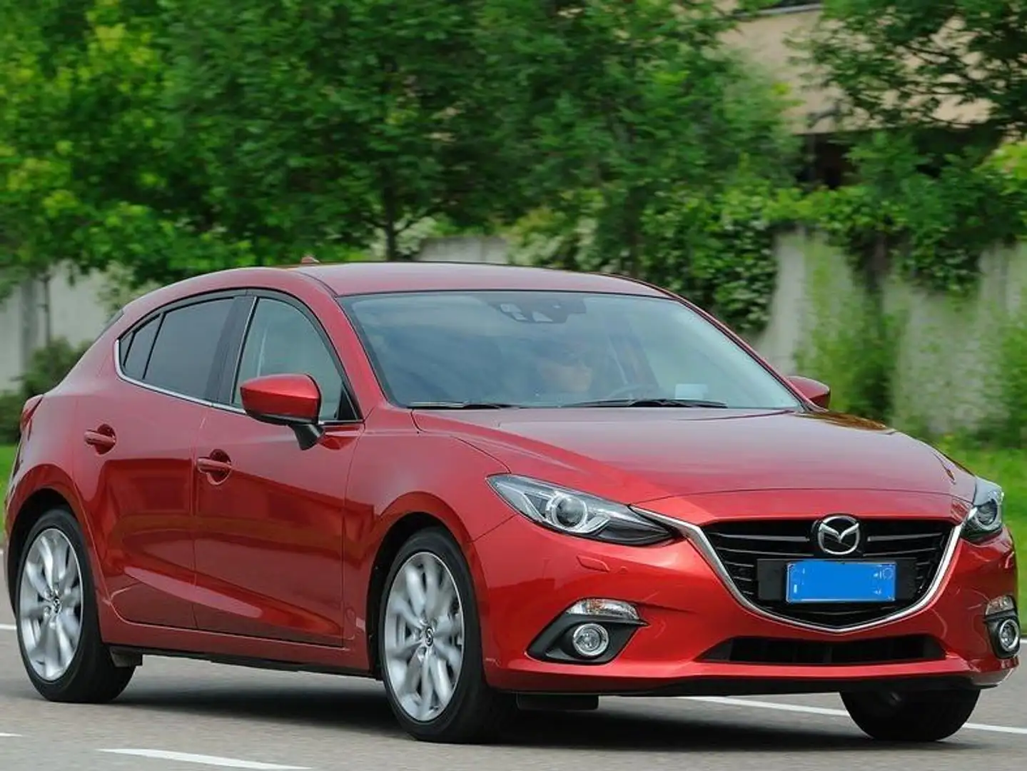 Mazda 3 3 5p 1.5d evolve 105cv Rosso - 2