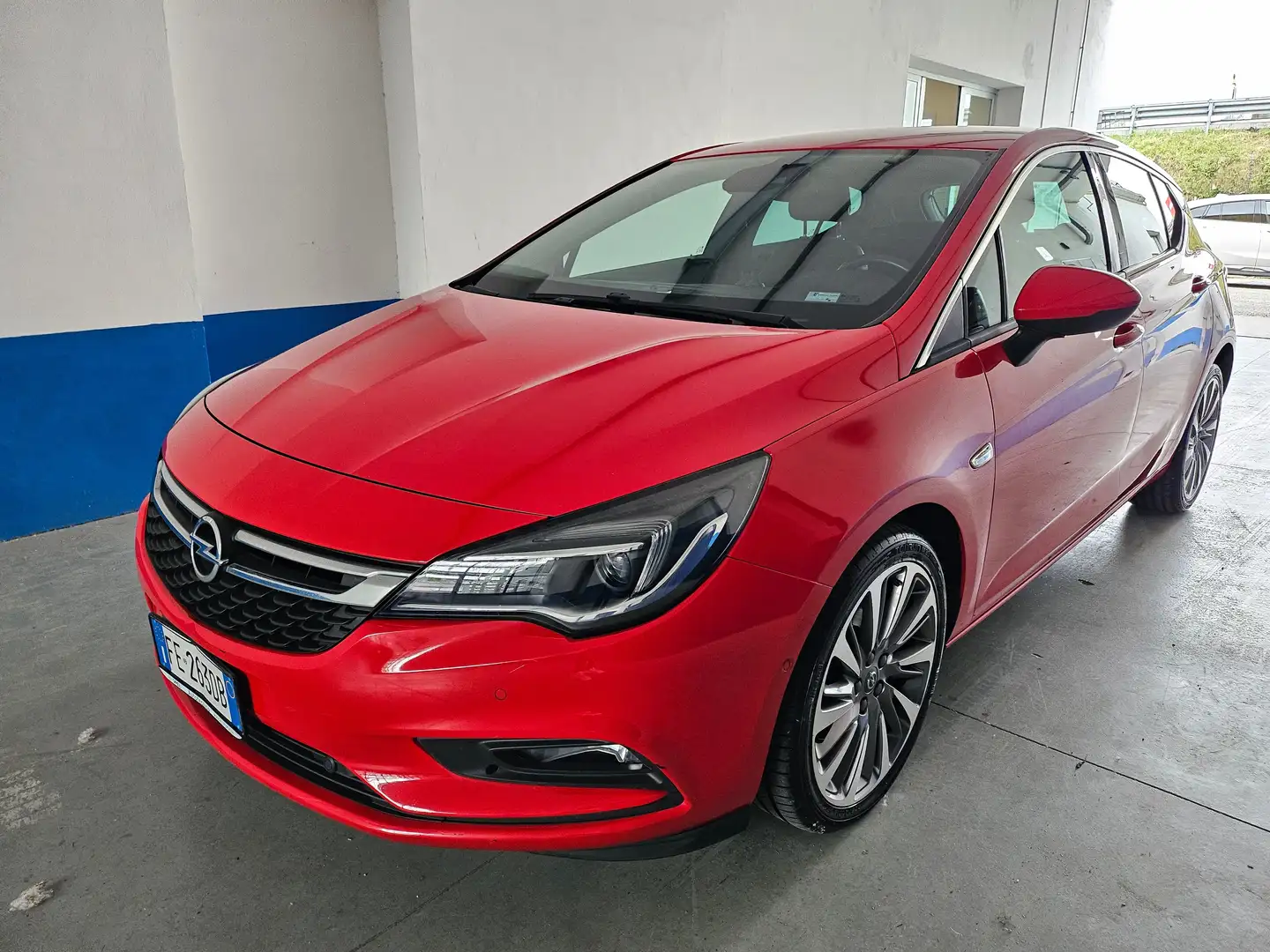 Opel Astra Astra 5p 1.6 cdti Business Premium s Rojo - 2