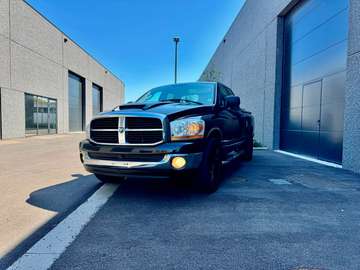 4X2 V8 4.7L Magnum 1500 double cabine