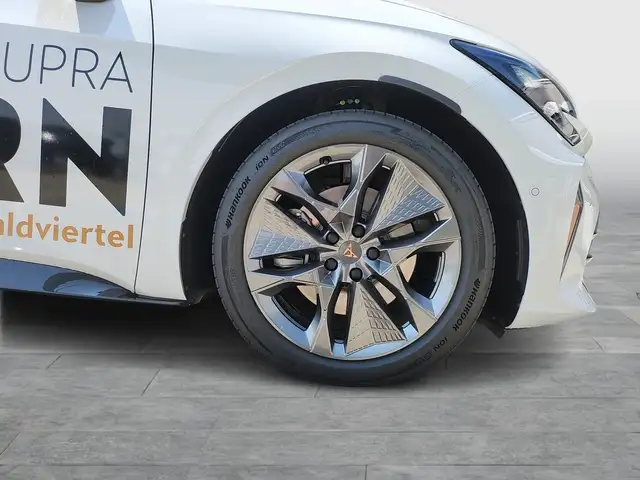 Cupra Born view 7