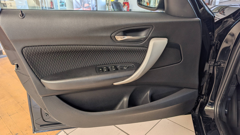 BMW 120 120 d Sitzheizung Klimaautomatik Parktronik hinten — photo 6