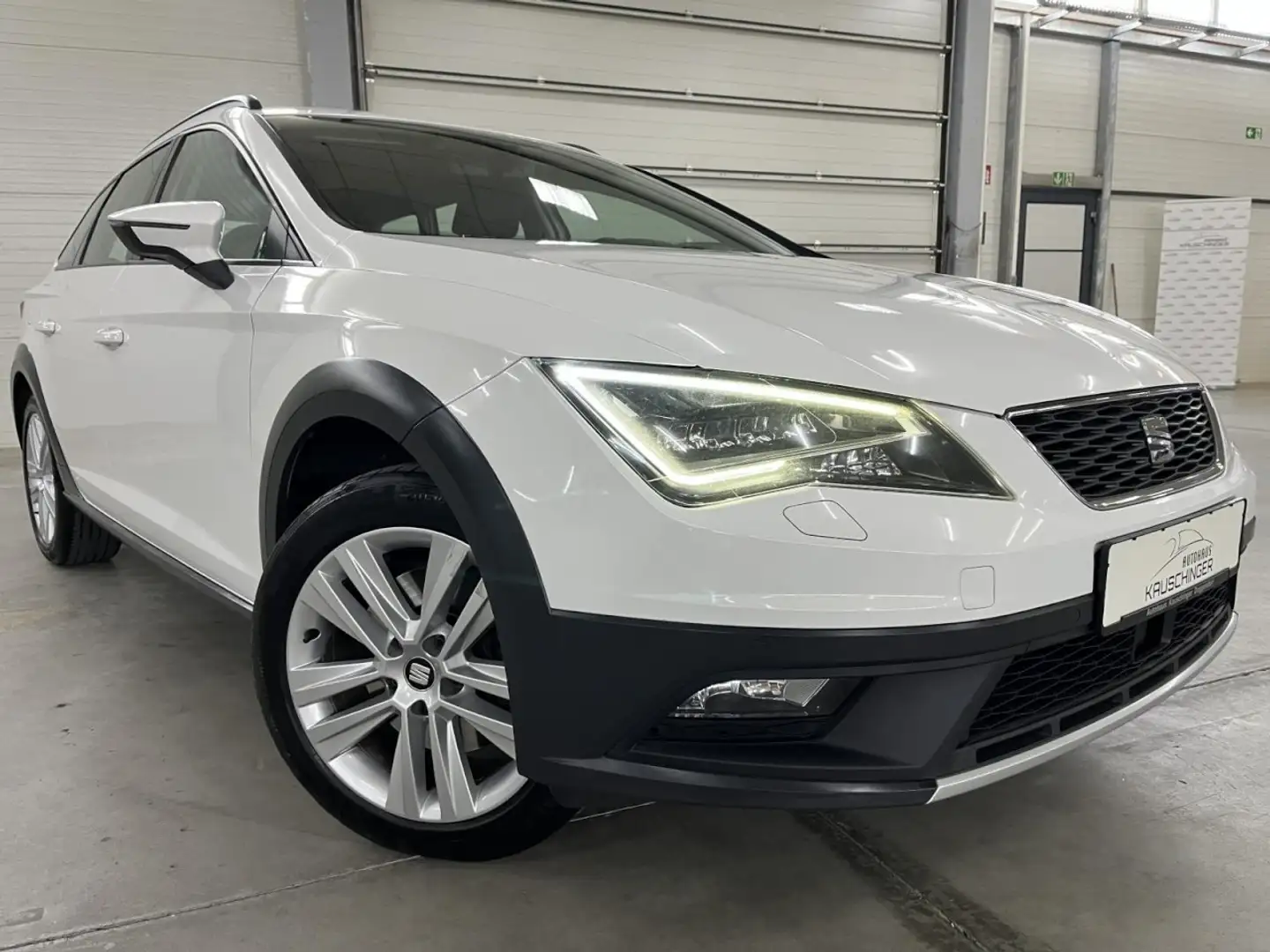 SEAT Leon ST X-Perience 4Drive 184PS DIESEL DSG LED NAVI PDC Weiß - 2