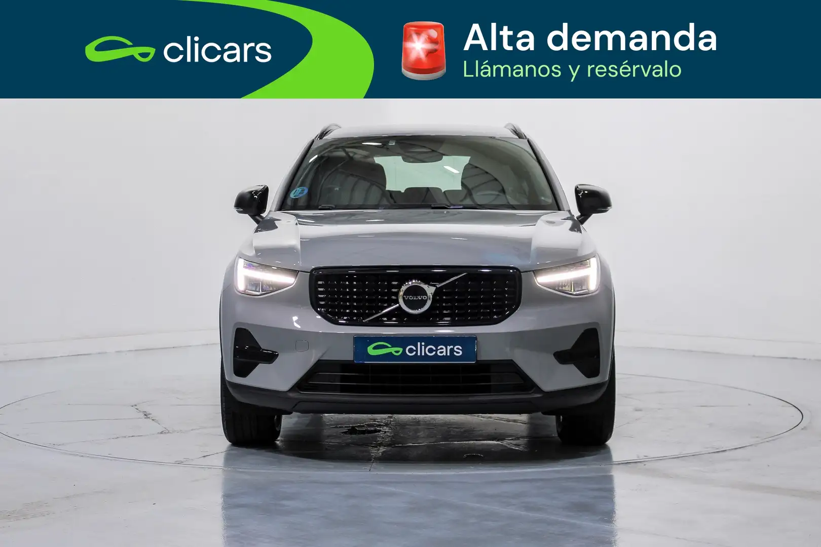 Volvo XC40 B3 Plus Aut. Gris - 2