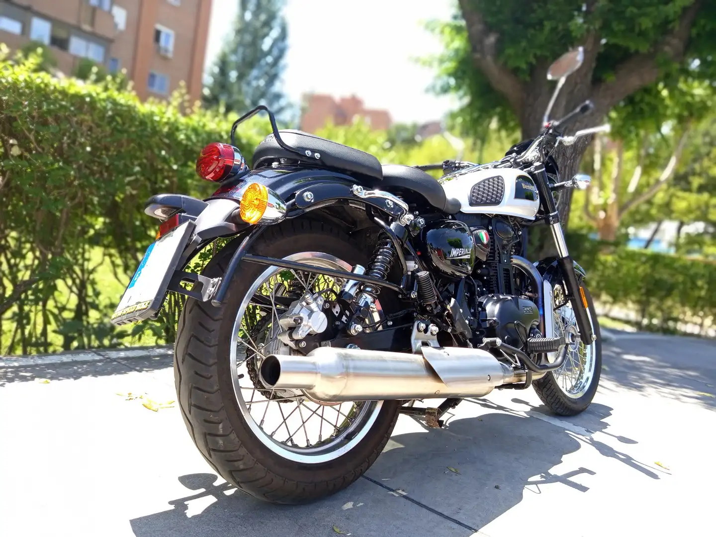 Benelli Imperiale 400 Srebrny - 1