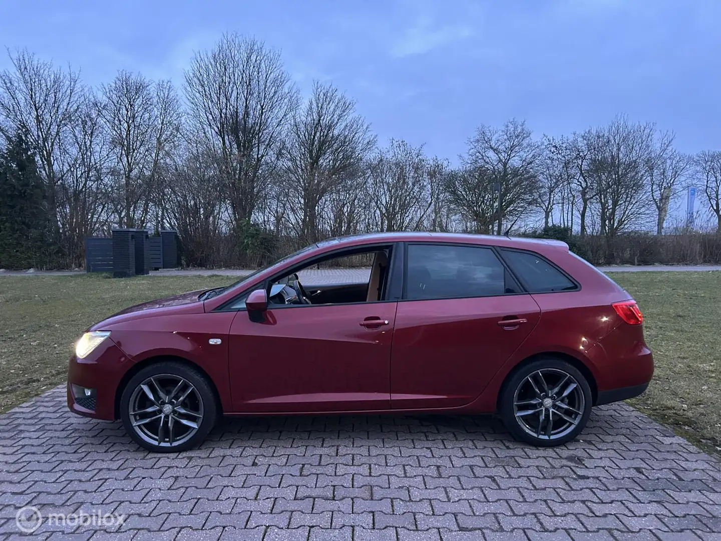 SEAT Ibiza ST 1.2 TSI FR, Pano, Cruise, Automaat, Nieuwe APK Rot - 2