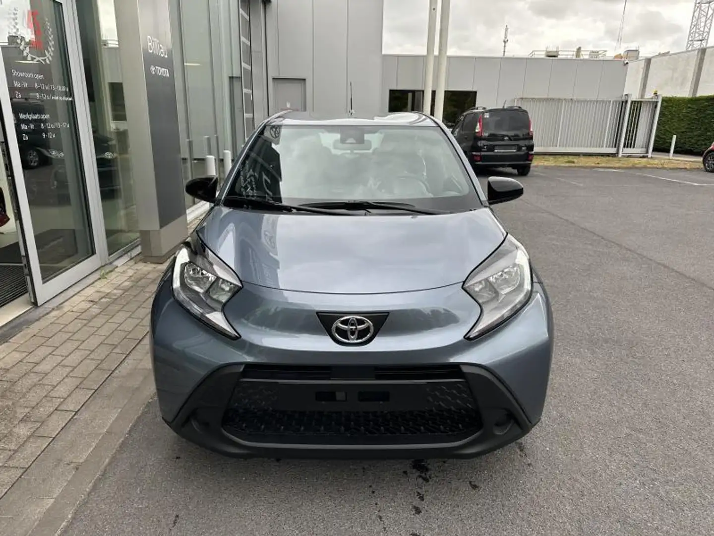 Toyota Aygo X X PLAY Grijs - 2
