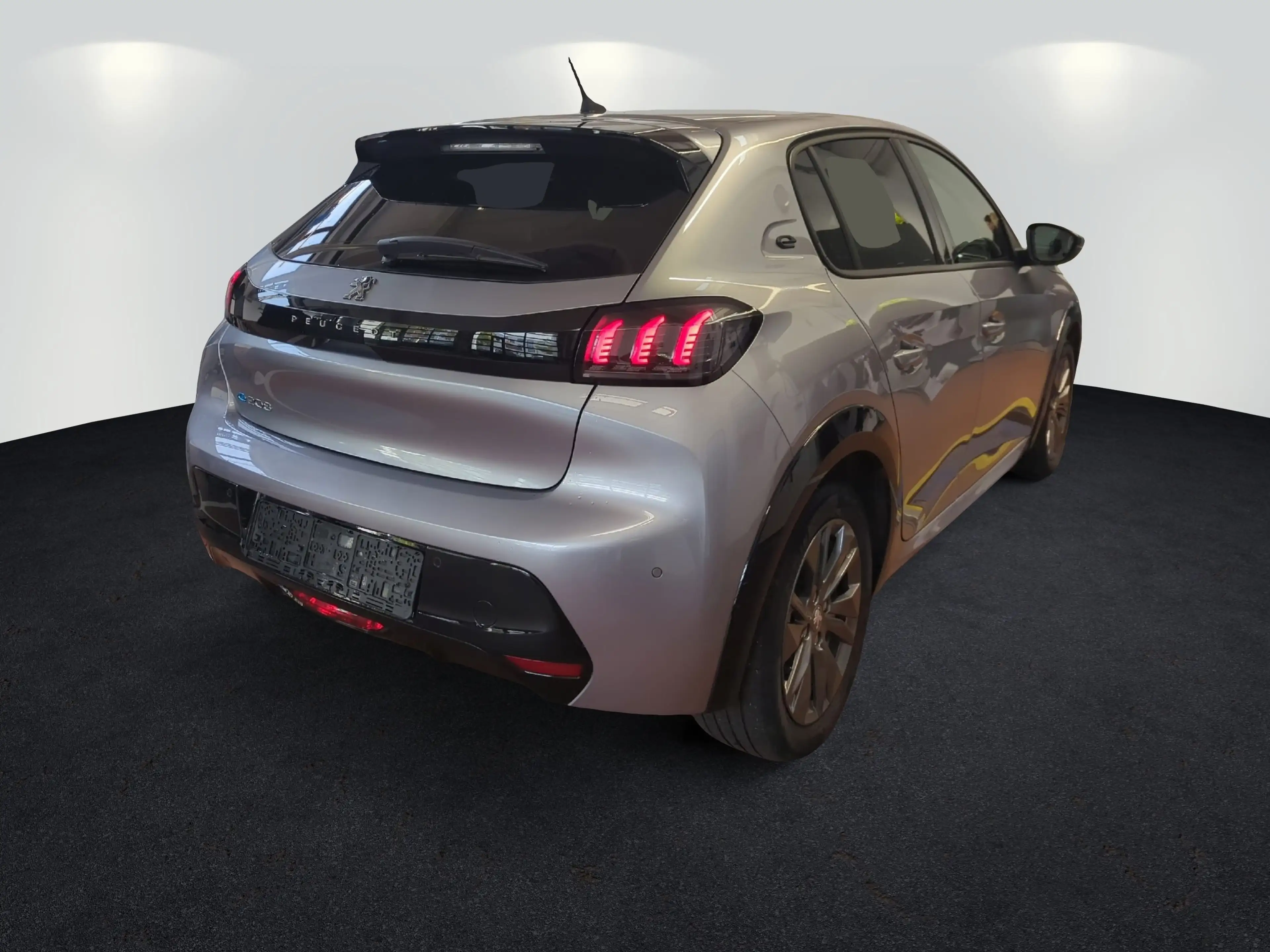 Peugeot e-208 Elektro 136 Allure Navi+SHZ+Kamera+ — photo 4